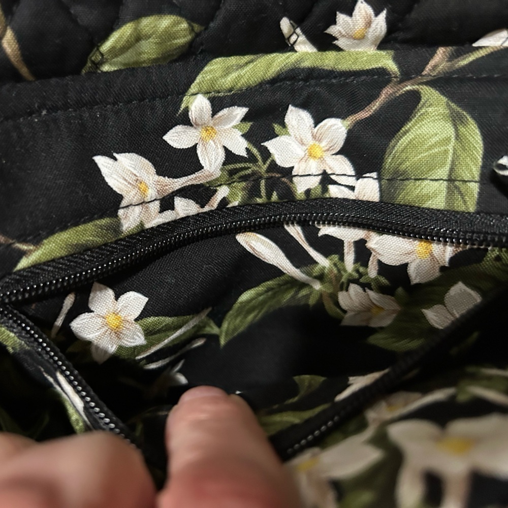 NWOT Vera Bradley Black Floral Bag - Picture 3 of 5